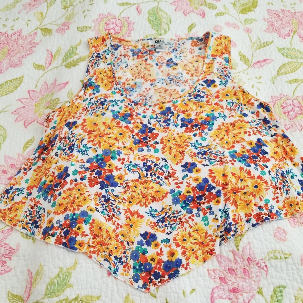 Summer Top - Picture 2 of 6